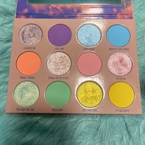 Give Me Glow Pastel Dream palette